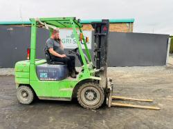 MITSUBISHI FD25 CONTAINER SPEC FOKRLIFT*C/W PALLET TINES*VIDEO*