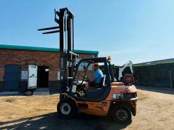 SAMUK SF35D FORKLIFT*C/W PALLET TINES*VIDEO*