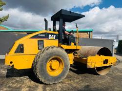 CATERPILLAR CS553E SINGLE DRUM VIBRATING ROLLER*VIDEO*