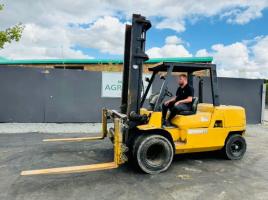 CAT DPK50-2 5 TONNE FORKLIFT*C/W FORK POSITIONER*VIDEO*