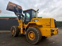 JCB 426 TOOL CARRIER LOADING SHOVEL*7084 HOURS*C/W BUCKET*VIDEO*