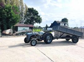 GREY FERGUSON DIESEL 2WD TRACTOR C/W LOADER, BUCKET, FOLKS & TRAILER *VIDEO*