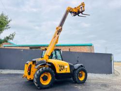 JCB 526-56 TELEHANDLER* AG SPEC*C/W PALLET TINES*VIDEO*
