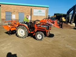 KUBOTA GB20 4WD COMPACT TRACTOR*C/W FRONT LOADER & ROTOVATOR*