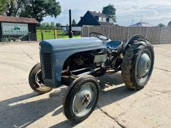 GREY FERGUSON 2WD TRACTOR C/W REAR WEIGHT BLOCK *VIDEO*