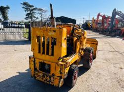 INTERNATIONAL HARVESTER H25B LOADING SHOVEL * NON-RUNNER * C/W PERKINS ENGINE 