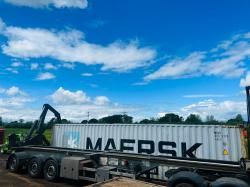 JCB 3CX BACKHOE & CATERPILLAR 428B BACKHOE BEEN LOADED INTO CONTAINER *24/05/2022* 