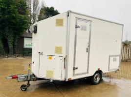 SINGLE AXLE SHOWER BLOCK C/W HONDA GENERATOR *VIDEO*