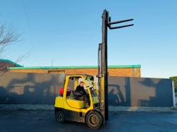 HYSTER H3.0FT CONTAINER SPEC FORKLIFT*C/W PALLET TINES*YEAR 2017*VIDEO*