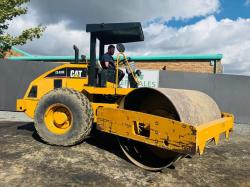 CATERPILLAR CS553E SINGLE DRUM VIBRATING ROLLER*VIDEO*