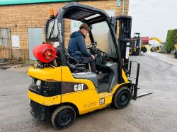 CATERPILLAR GP18N CONTAINER SPEC FORKLIFT*C/W PALLET TINES*VIDEO*