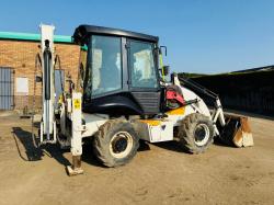 JCB 2CX 4WD BACKHOE DIGGER * C/W THREE IN ONE BUCKET & PECKER*VIDEO*