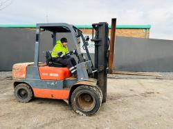 NEXEN FD35 CONTAINER SPEC FORKLIFT*YEAR 2010*C/W PALLET TINES*VIDEO*