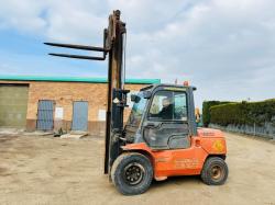 TOYOTA 02-7F040 FORKLIFT*C/W PALLET TINES*VIDEO*