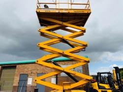 HAULOTTE H18SX 4WD SCISSOR LIFT*2514 HOURS*YEAR 2015*VIDEO*