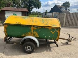 TOWABLE SINGLE AXLE BIN C/W SLIDDING LIDS 