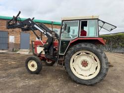 CASE INTERNATIONAL 884 TRACTOR*C/W FRONT LOADER*VIDEO*