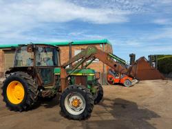 JOHN DEERE 2250 TRACTOR*C/W BUCKET*VIDEO*