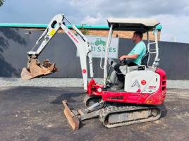 TAKEUCHI TB216 MINI EXCAVATOR*YEAR 2019*C/W 3 BUCKETS/RIPPER*VIDEO*