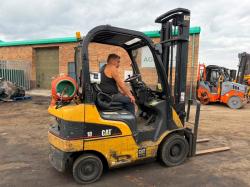 CATERPILLAR GP18N FORKLIFT*C/W PALLET TINES*VIDEO*