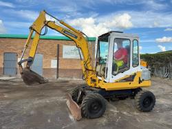 KOMATSU PW30 WHEELED EXCAVATOR*C/W BUCKET*VIDEO*