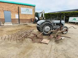GREY FERGUSON 2WD TRACTOR*C/W ATTACHMENTS*VIDEO*