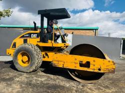 CATERPILLAR CS553E SINGLE DRUM VIBRATING ROLLER*VIDEO*