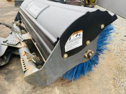 BOBCAT 84 ANGLE BROOM SWEEPER*TO SUIT SKIDSTEER*YEAR 2017*VIDEO*