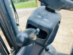 DOOSAN D25S-5 DEISEL FORK LIFT *YEAR 2008, CONTAINER SPEC* C/W SIDE SHIFT 