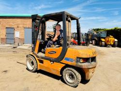 SAMSUNG SF30D FORKLIFT*C/W PALLET TINES*VIDEO*