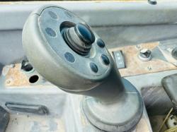 LIEBHERR 435-10 TURBO TELEHANDLER*C/W PALLET TINES*VIDEO*