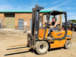 SAMSUNG SF30D FORKLIFT*C/W PALLET TINES*VIDEO*