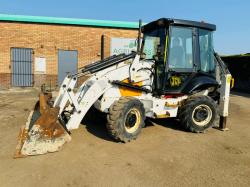 JCB 2CX 4WD BACKHOE DIGGER * C/W THREE IN ONE BUCKET & PECKER*VIDEO*