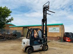 NISSAN FD02A25Q FORKLIFT*C/W PALLET TINES*VIDEO*