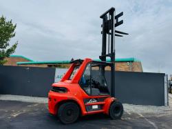 LINDE H70D 2 STAGE MASTED FORKLIFT*C/W PALLET TINES*VIDEO*