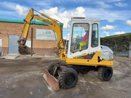 KOMATSU PW30 WHEELED EXCAVATOR*C/W BUCKET*VIDEO*