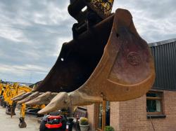 NEW HOLLAND E215 TRACKED EXCAVATOR C/W QUICK HITCH 