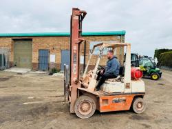 NISSAN 833 GAS FORKLIFT*C/W SIDESHIFT*VIDEO*