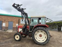 CASE INTERNATIONAL 884 TRACTOR*C/W FRONT LOADER*VIDEO*