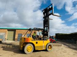 HENLEY HERCULES 2 STAGE MAST DIESEL FORKLIFT* C/W PALLET TINES*VIDEO*