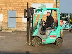 MITSUBISHI FG18N FORKLIFT*C/W SIDESHIFT AND PALLET TINES*VIDEO*