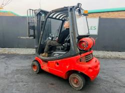 LINDE H20T-03 3 STAGE MASTED FORKLIFT*C/W SIDESHIFT*VIDEO*