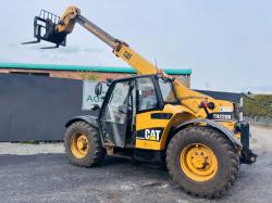 CAT TH220B TELEHANDLER *AG SPEC* C/W PALLET TINES*VIDEO*