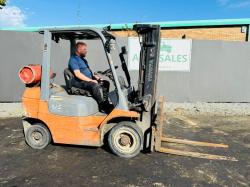 TOYOTA 42-7FGF25 CONTAINER SPEC FORKLIFT*C/W PALLET TINES*VIDEO*