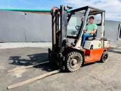 NISSAN A25 CONTAINER SPEC DIESEL FORKLIFT*C/W PALLET TINES*VIDEO*