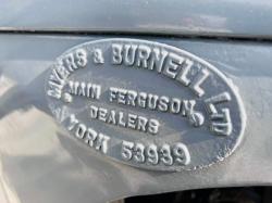 GREY FERGUSON DIESEL 2WD TRACTOR C/W LOADER, BUCKET, FOLKS & TRAILER *VIDEO*