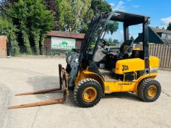 JCB TLT30D 4WD TELETRUCK C/W PALLET TINES 