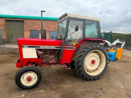 CASE INTERNATIONAL 684 TRACTOR*C/W MOWER*VIDEO*