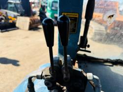 FORD 4600 2WD TRACTOR*C/W MUCK FORK*VIDEO*