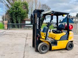 HYUNDAI 25L-7A CONTAINER SPEC FORKLIFT *YEAR 2017* C/W PALLET TINES *VIDEO*